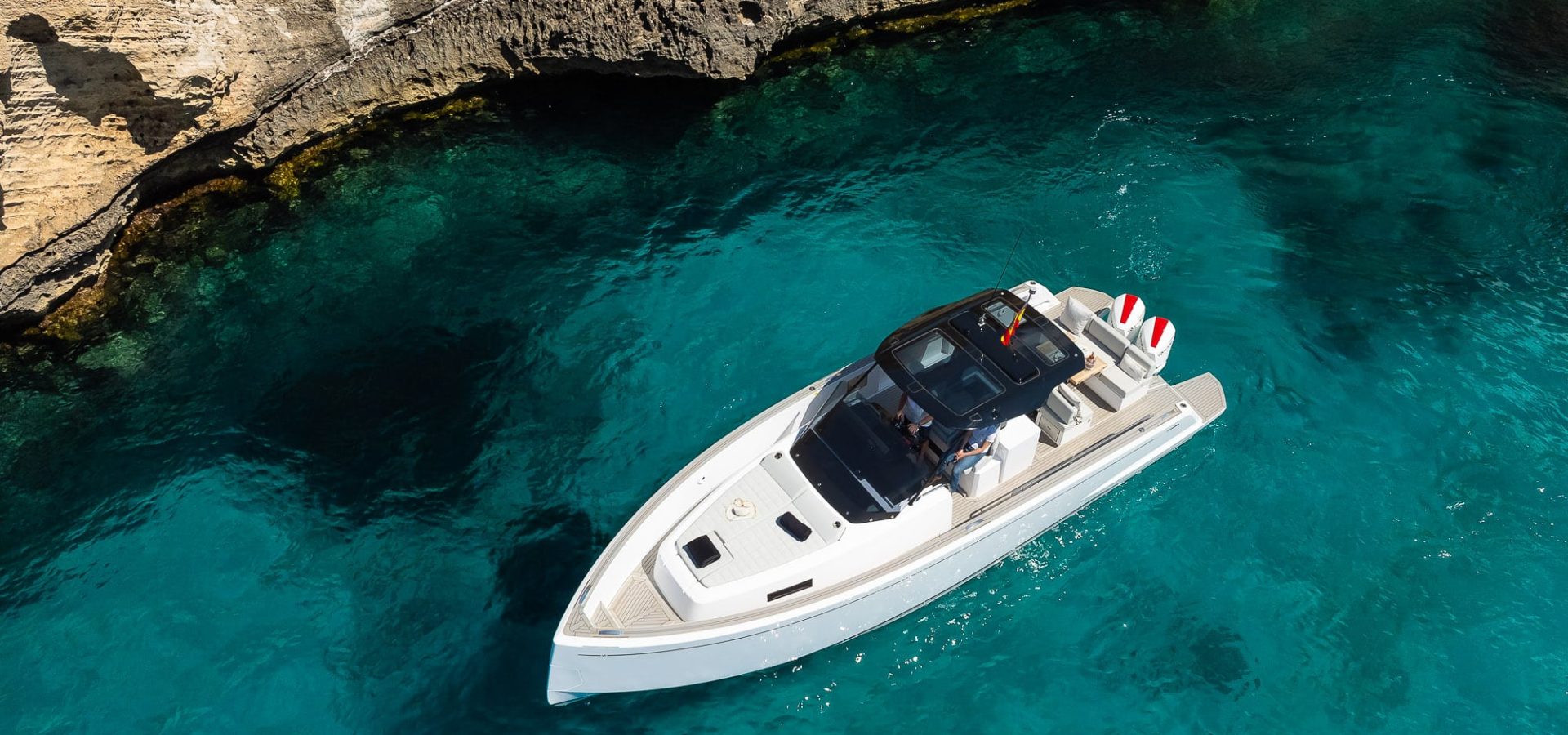 ¿Cuáles son las mejores playas de las Islas Baleares accesibles sólo en barco? Descubre los mejores destinos para navegantes.