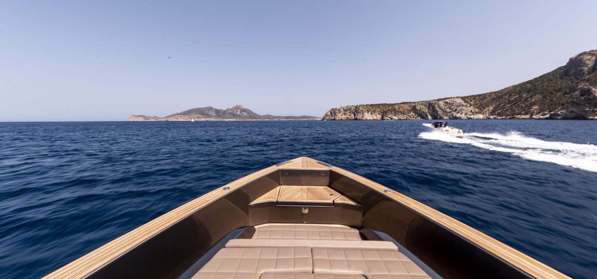 navegar en el mar mediterráneo